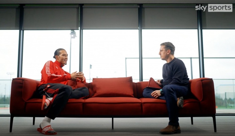 世界杯高清赛事平台-范戴克对话内维尔：退役球星在批评新一代球员时，是要负有责任的