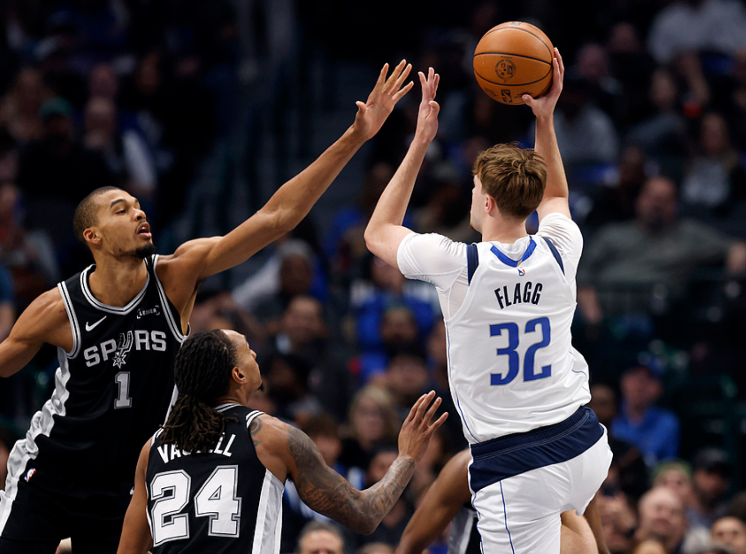 世界杯高清赛事平台-西部排名又变了：火箭爆冷连败，湖人坐收好礼，2队排名互换