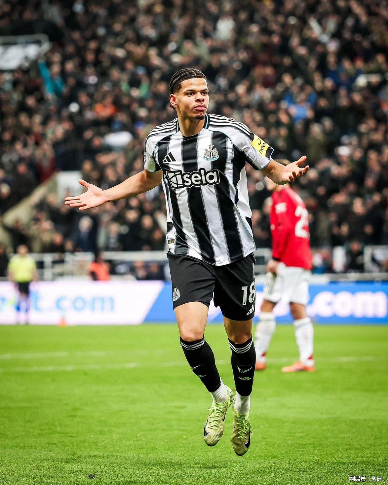 世界杯客户端升级-足坛一夜动态:阿森纳领先曼城7分!曼联遭绝杀首败 切尔西逆转