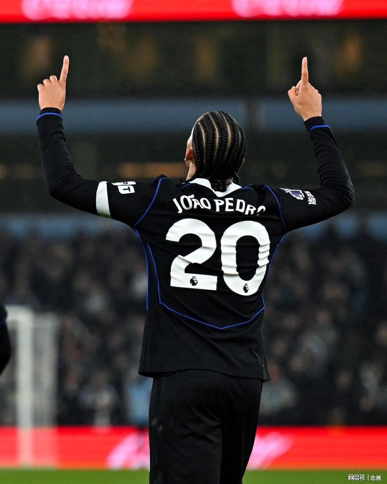 世界杯客户端升级-足坛一夜动态:阿森纳领先曼城7分!曼联遭绝杀首败 切尔西逆转