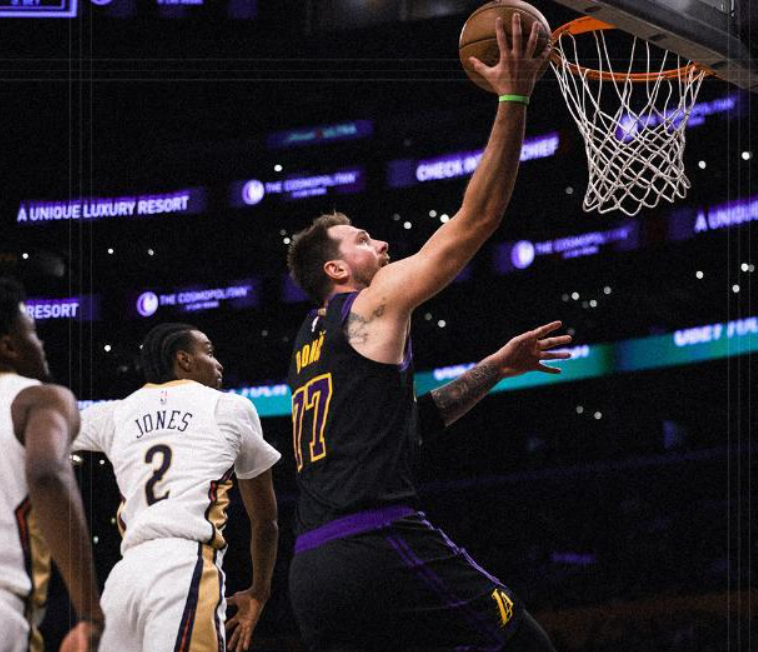 3连胜！湖人四杀鹈鹕，詹姆斯历史第一，东契奇7失误，里夫斯低迷