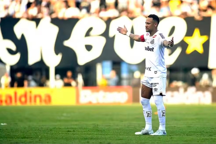 世界杯官方正版下载-内马尔批俱乐部草皮维护不力,表态正为世界杯努力|内马尔·达·席尔瓦|费尔南多-桑托斯|科林蒂安|比赛|国家队_新浪体育_新浪新闻