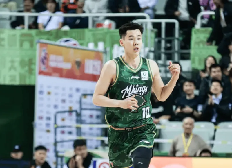 南京末节轰出28-12逆转取胜，北控全队17中4、命中率仅23.5%