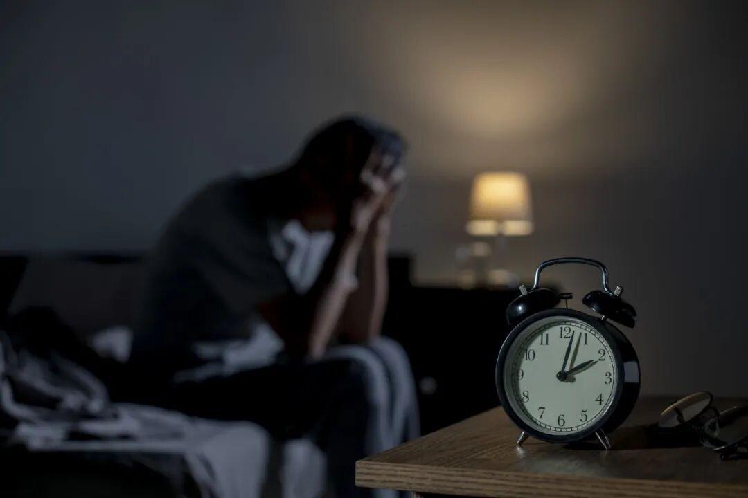 世界杯直播官网下载-我给侄子转了3万块后忘记挂电话，听到侄子骂我抠门，我正要发火，却意外听到侄女说了更大的秘密